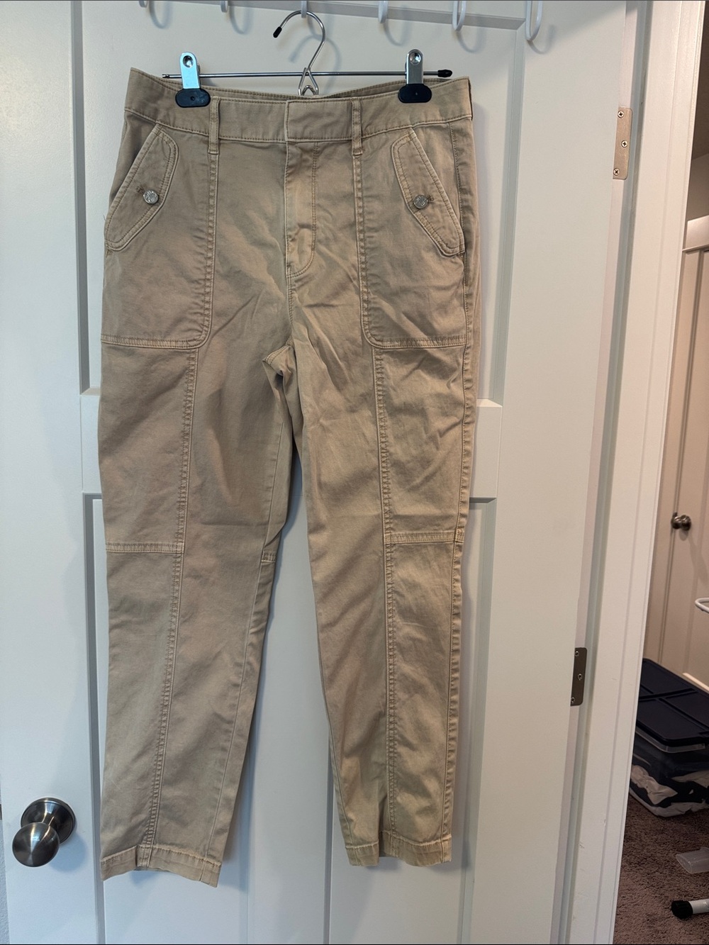 White House Black Market Beige Cropped pret a jet ankle Pants